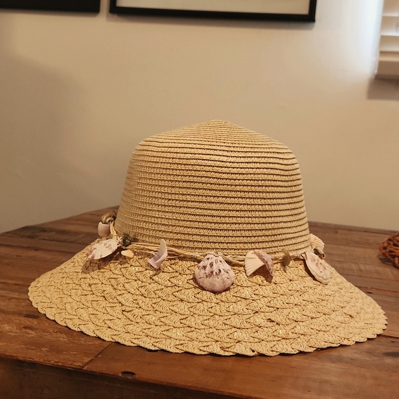 RAREST Brand new gorgeous hat ties hang in back to style however you want NWOT - Picture 6 of 7